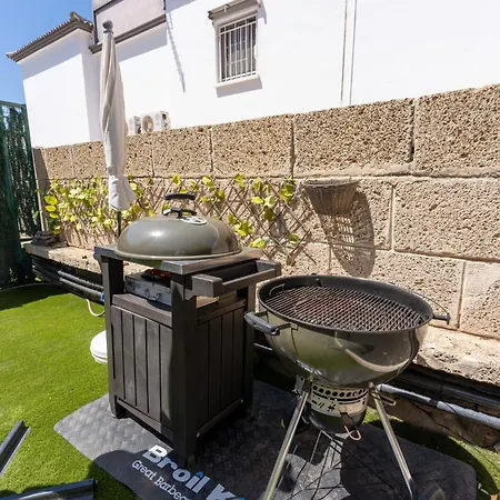 Maronata With Pool And Children's Playhouse